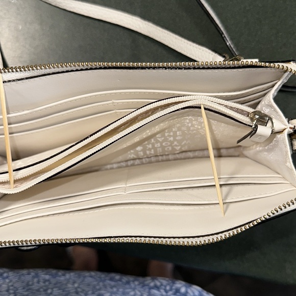 NWOT Kate Spade Unique Laser Cut Floral Design Wallet/Wristlet - Picture 9 of 11